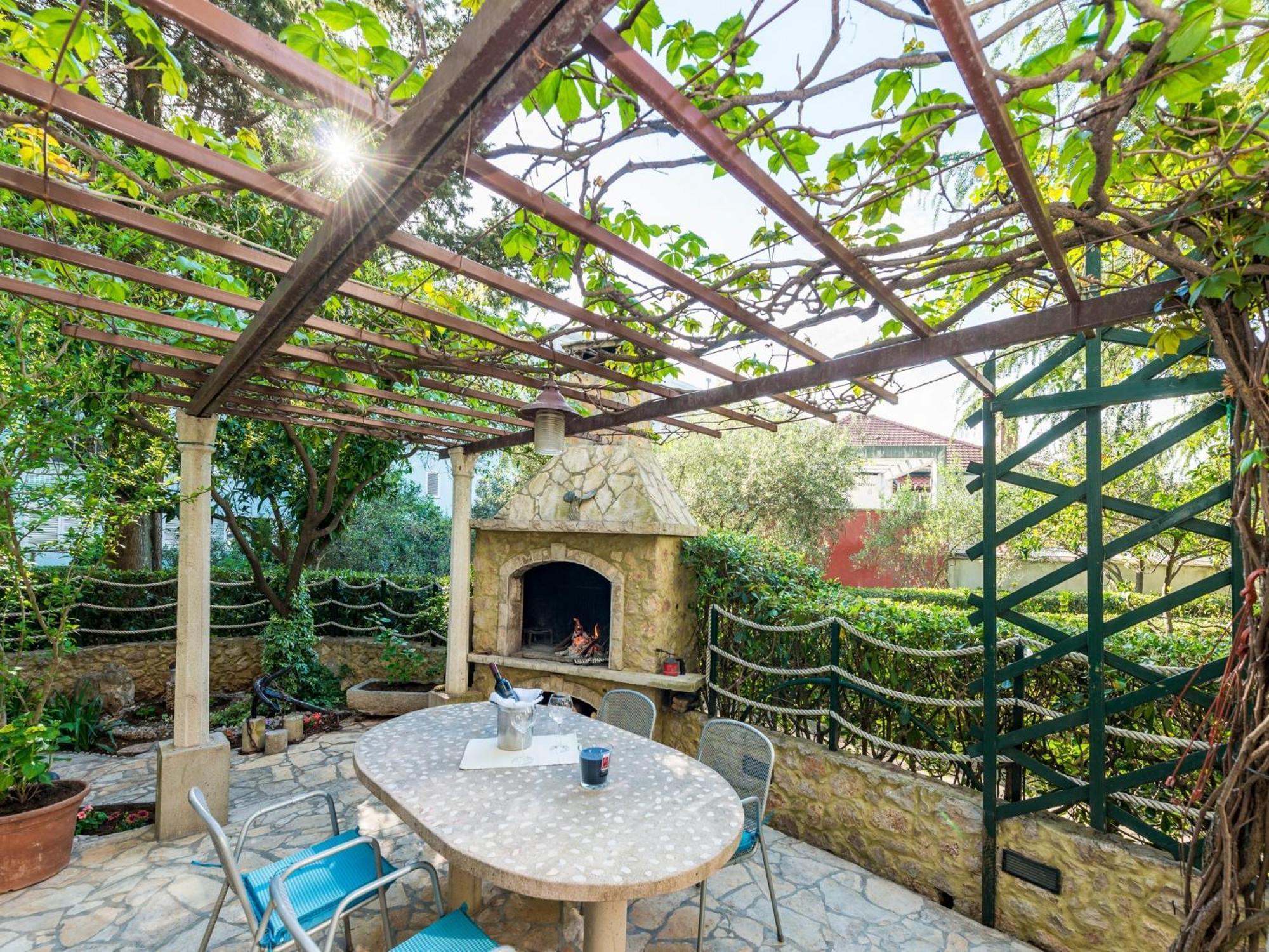 Terrace I Apartman *